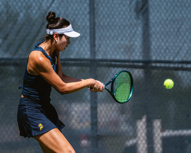 UCO's Hui Soo returns the volley from her opponent. (Hunter George/ The Vista) 