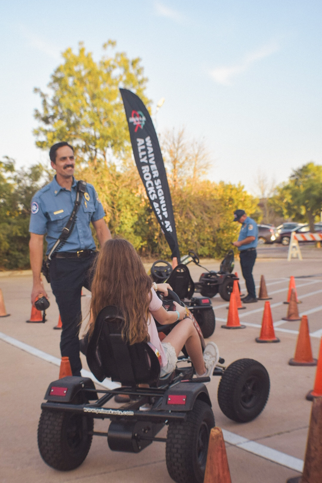Ally Rocks hosting an interactive impairment challenge. (Mau Chavez/The Vista)