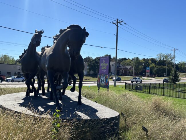 Horse Sculpture bronze, at Edmond The Uncommon Ground park. 
